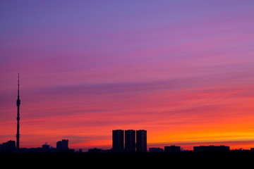 Fototapeta na wymiar kolory sunrise pod miastem