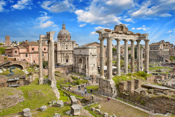 Fototapeta na wymiar Piękny widok na Forum Cesarskiego w Rzymie