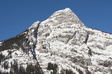 La cima di Checrouit vista da Courmayeur, Valle d'Aosta , Italia