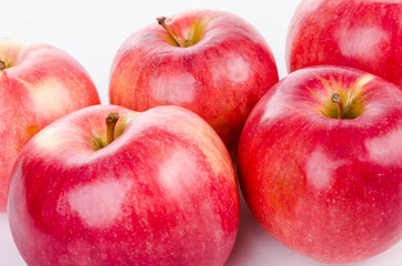 Fototapeta na wymiar Grupa czerwonych jabłek