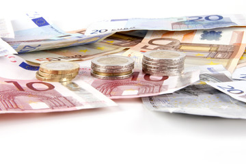 M&uuml;nzstapel mit Scheinen