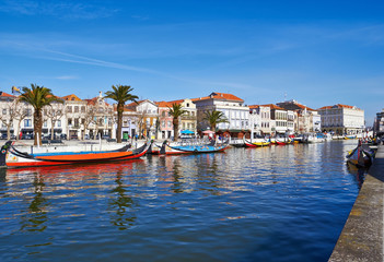 Fototapeta na wymiar widok z kanału Aveiro, Portugalia