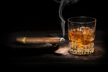 Whiskey and cigar - 49392124