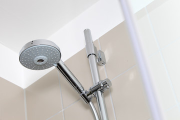 Kleines Badezimmer nach Renovierung