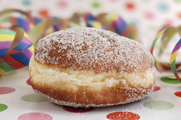 Berliner und Luftschlangen