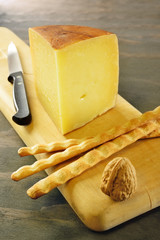 Pecorino toscano, typical italian cheese