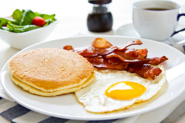 Pancake with Bacon and fried egg