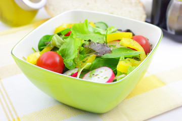 fresh mixed salad - frischer gemischter Salat