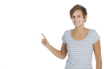 Junge Frau deutet mit dem Zeigefinger