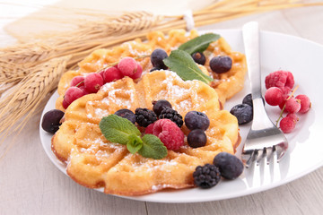 waffle with berries