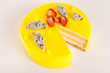 Yellow cheesecake lemon dessert marzipan mouse