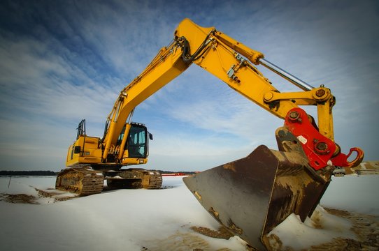 Bagger im Schnee
