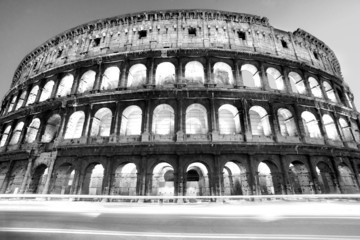 Naklejka premium Majestatyczne Koloseum, Rzym, Włochy.