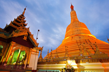 Shwedagon Paya, Yangoon, Myanmar.