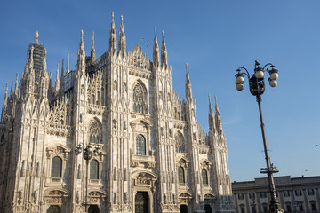 Fototapeta na wymiar Duomo w Mediolanie