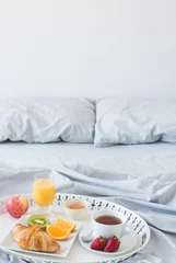 Gordijnen Healthy breakfast in bed © Studio Light & Shade