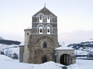 Fototapeta na wymiar Romański kościół San Salvador w Palencia
