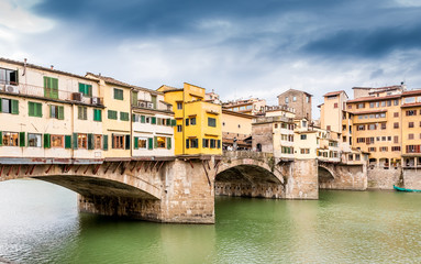 Fototapeta na wymiar Ponte Vecchio sur l'Arno à Florence