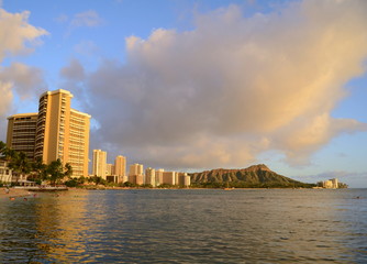 Obraz premium Waikiki, Hawaii, Bathed In Golden Evening Sunlight