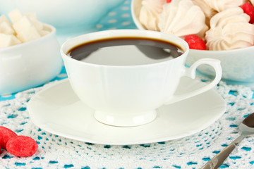 Beautiful white dinner service with an air meringues