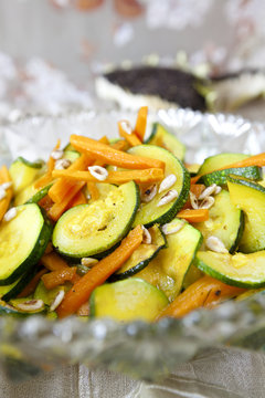 cukinia marchew sałatka zucchini carrots