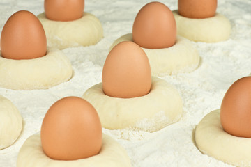 Bułeczki z jajkiem © CUKMEN