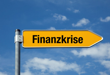 Pfeil mit blauem Himmel FINANZKRISE