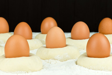 Bułki z jajkami © CUKMEN