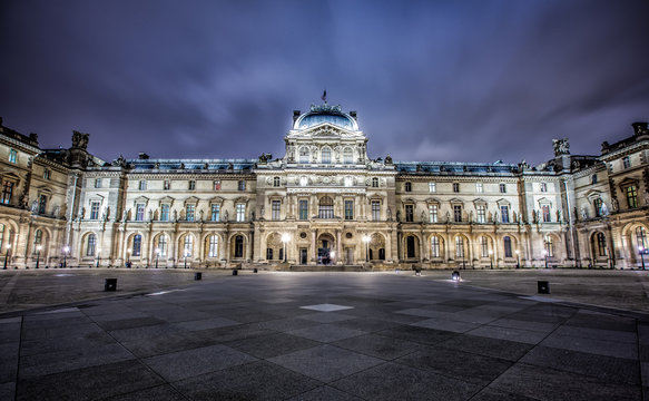 Fototapeta Louvre Museum night