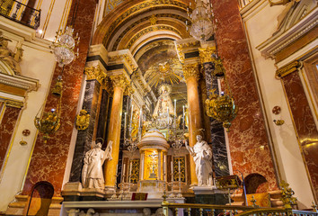Fototapeta na wymiar Wnętrze katedry w Walencji Hiszpania