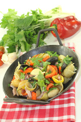 Nudelpfanne mit Rübstiel