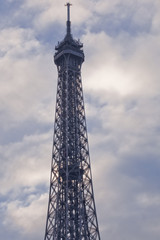 Fototapeta na wymiar Wieża Eiffla w Paryżu.