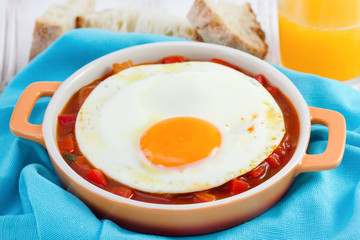 fried egg with tomato and pepper