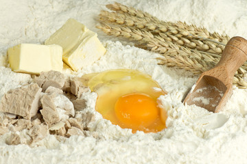 Ciasto drożdżowe © CUKMEN