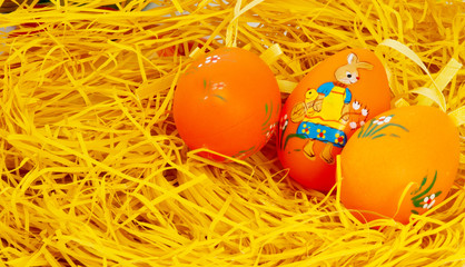 Fototapeta na wymiar Easter eggs on a basket