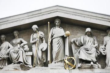 Obraz premium Close up British Museum's roof relief