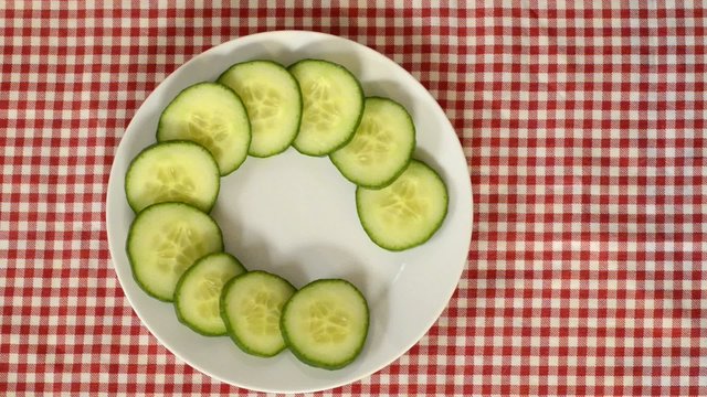 Gurken mit Tomate