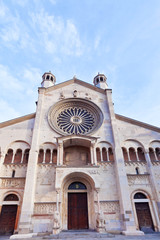 Fototapeta premium front view of Modena Cathedral, Italy