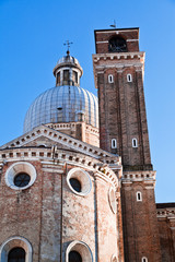 Fototapeta na wymiar Wieże katedry w Padwie Padwy