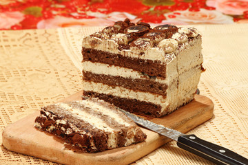 Slicing tiramisu