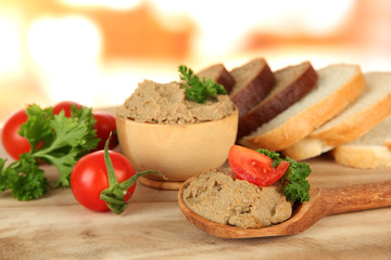 Composition of fresh pate, tomatoes and bread,
