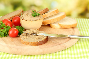Composition of fresh pate, tomatoes and bread,