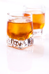 Rum mit Eis