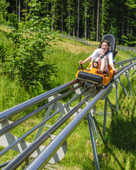 Teenager im Alpine-Coaster
