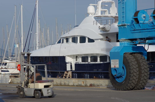 Luxury Yacht Construction