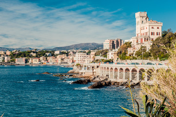 Fototapeta na wymiar Widok z Genui, portowego miasta w północnych Włoszech