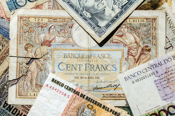 Fototapeta na wymiar Banknoty międzynarodowe