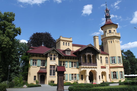 Schloss Hubertushöhe am Storkower See