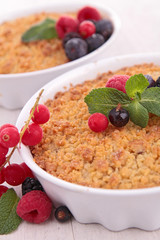 berry crumble