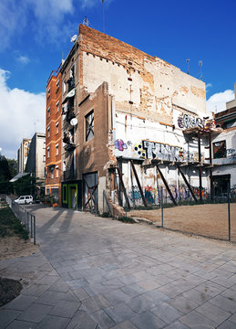 tumbledown residential house in Barcelona. Spain.